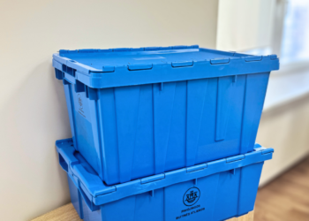 Klaipėdiečiams nemokamai dalinamos specialios dėžės pavojingoms buities atliekoms rinkti