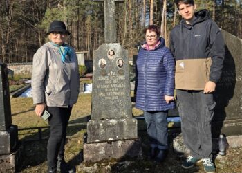 Mažeikių rajone aplankyti Lietuvos žydų gelbėtojų kapai
