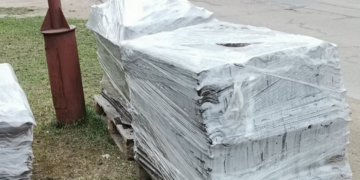 Asbestinio šiferio lakštai/Šiaulių m.sav.nuotr.