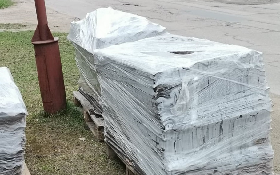 Asbestinio šiferio lakštai/Šiaulių m.sav.nuotr.