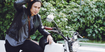 Akmenėje sustabdytas be teisių motociklininkas