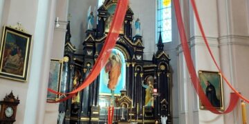 Apglėbkime vieni kitus malda… Klebono, kun. Vytauto Gedvainio sveikinimas