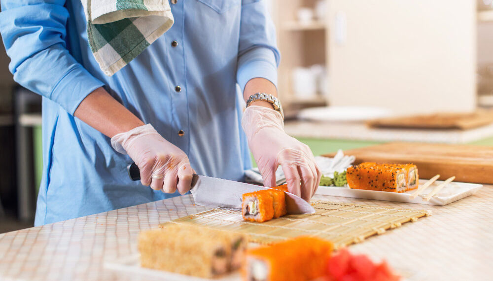 Skanūs sušiai namuose / Freepik nuotr.