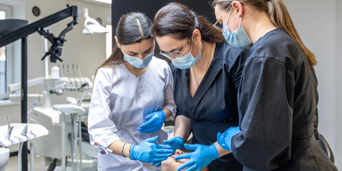 Odontologinės paslaugos/Asociatyvi nuotr./Freepik