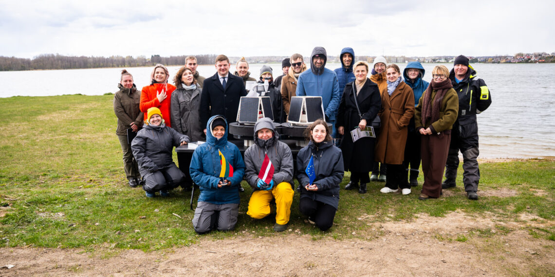 Pristatytas mokslininkų kuriamas išmaniojo plūduro prototipas /Telšių raj.sav.nuotr.