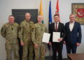 Tauragėje pasirašyta bendradarbiavimo sutartis su Lietuvos kariuomenės KASP Žemaičių apygardos 3-iąja rinktine