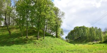 Plungėje bus atnaujinti Gandingos ir Varkalių, Nausodžio piliakalniai