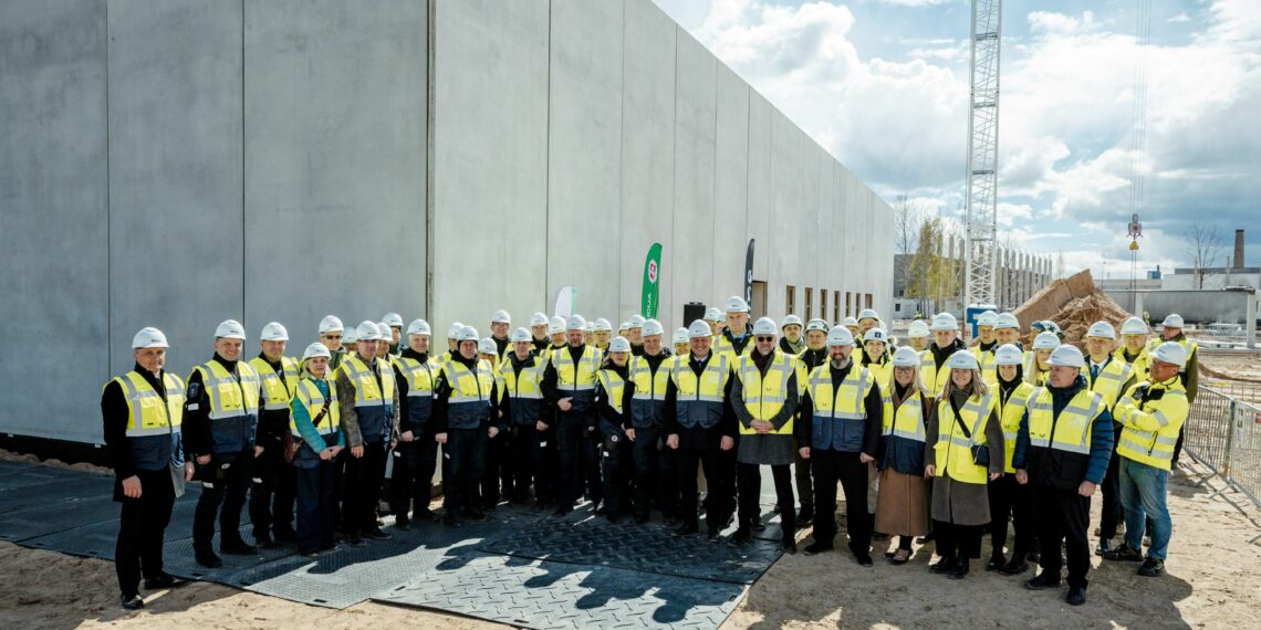 Šiauliuose oficialiai pradėtos naujojo apskrities policijos komisariato statybos – įkasta kapsulė