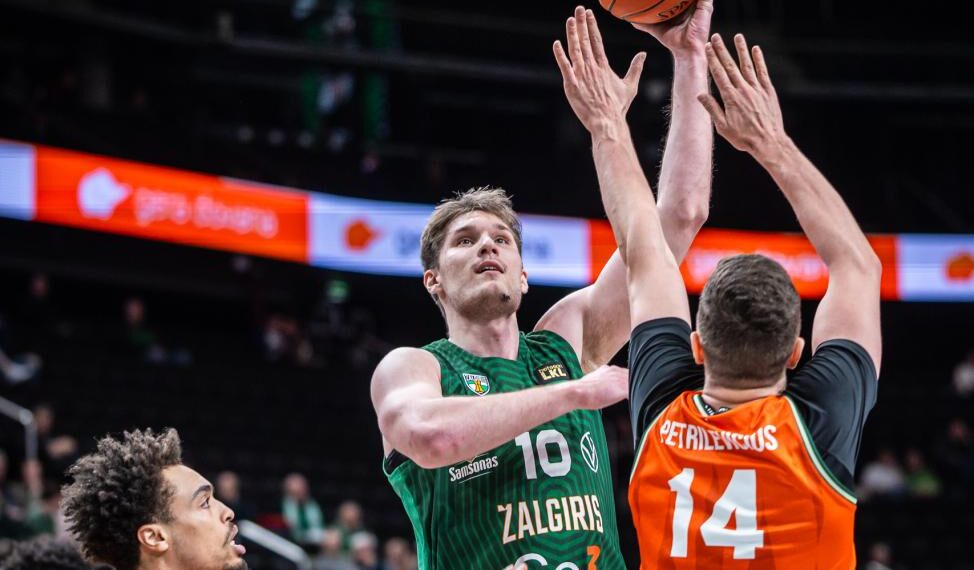 „Gargždai“ privertė „Žalgirį“ paprakaituoti dėl eilinės pergalės