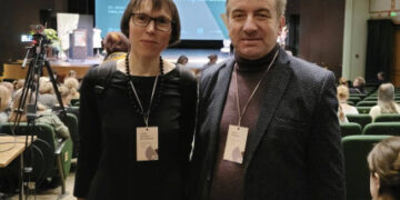 Dėstytoja doc. dr. Liepa Griciūtė-Šverebienė ir bakalaurantas Igoris Skripka/L. Griciūtės-Šverebienės nuotr.