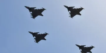 Dėl įtariamo drono pakelti NATO oro policijos naikintuvai
