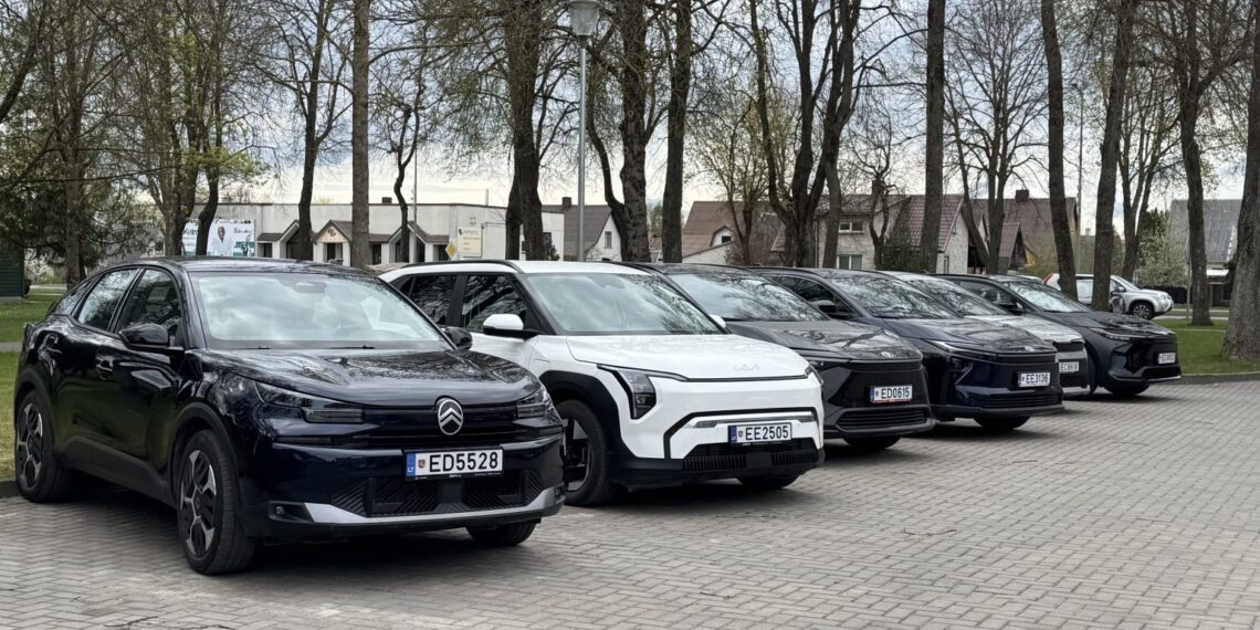 Nauji elektromobiliai/Kelmės raj.sav.nuotr.
