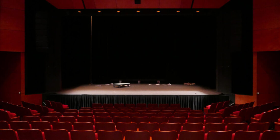 Teatro salė/Asociatyvi nuotr./Magnific