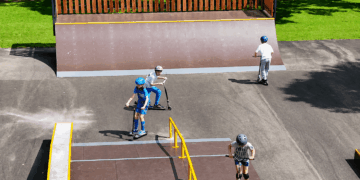 Naujasis skate parkas Kelmėje jau atviras lankytojams