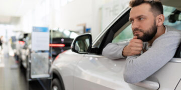Prieš pirkdami įvertinkite: greičiausiai nuvertėjantys automobiliai Lietuvoje