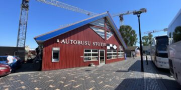 Atnaujinta Nidos autobusų stotis, daugėja reisų ir paslaugų keliaujantiems