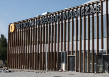 Naujasis Šiaulių futbolo ir regbio maniežas artėja prie statybų finišo