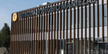 Naujasis Šiaulių futbolo ir regbio maniežas artėja prie statybų finišo
