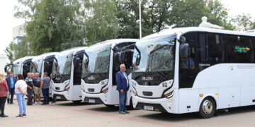 Penki nauji autobusai/Raseinių raj.sav.nuotr.