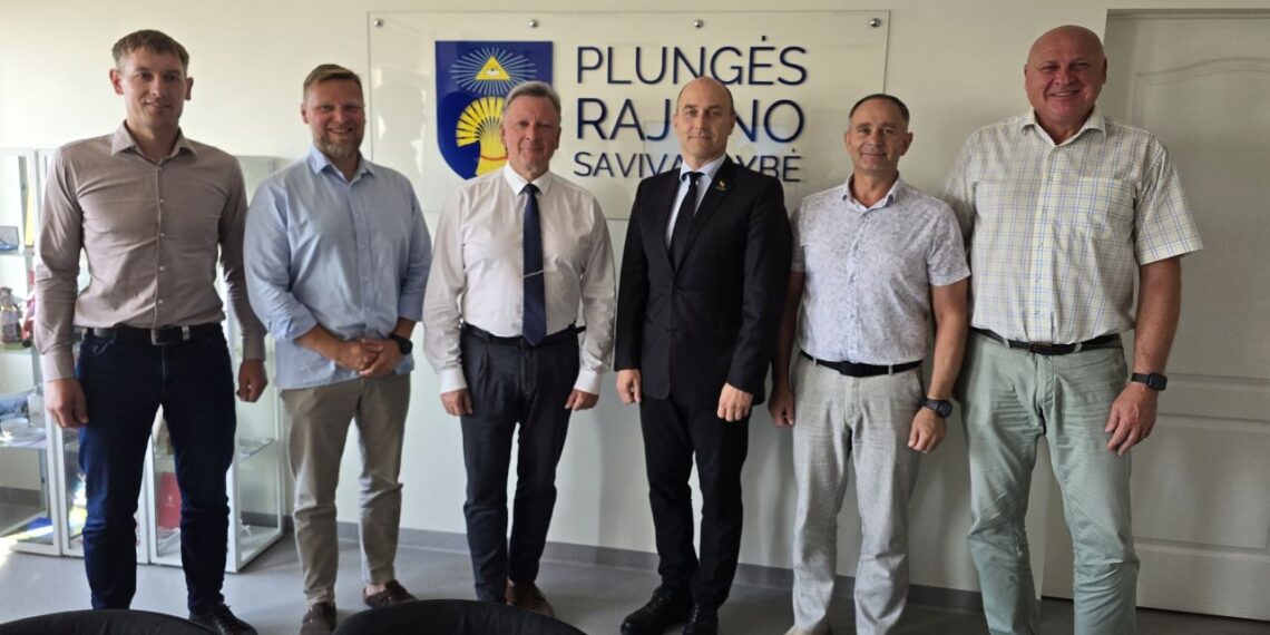 Plungės raj. sav. atstovavai/Iš kairės: Mindaugas Vaukas, Dainius Budrys, Audrius Klišonis, Dalius Pečiulis, Eugenijus Palubinskas, Gintas Orda/Plungės raj.sav.nuotr.