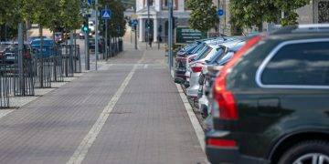 Automobilių parkavimo aikštelė