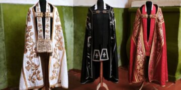 Kražių bažnyčioje – liturginių rūbų paroda „Liturgijos spalvos ir ženklai“