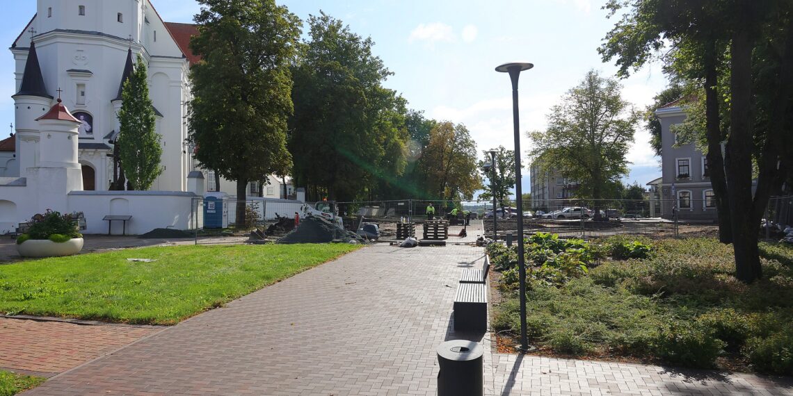 Kuriamas skveras prie Šiaulių katedros/V. Lebedžio nuotr.