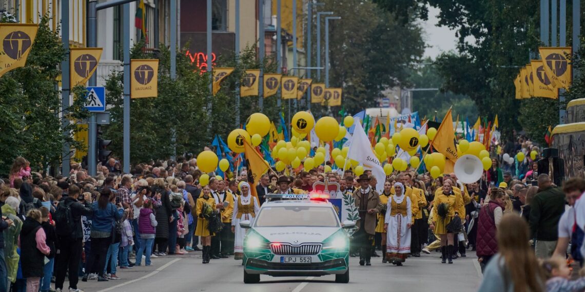 Šventinė eisena/Ingridos Pudžemienės nuotr.