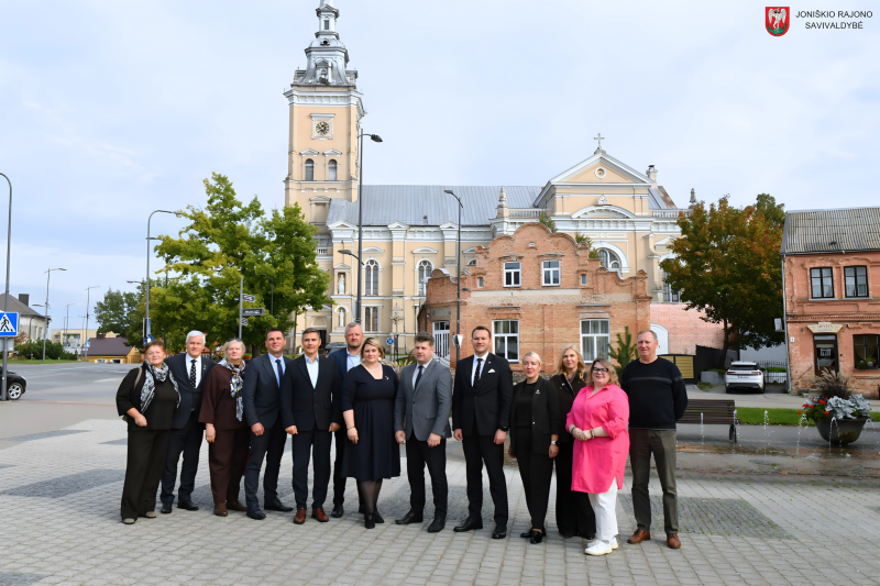 LR ekonomikos ir inovacijų ministro Edvino Grikšo su komanda vizitas/Joniškio raj.sav.nuotr.