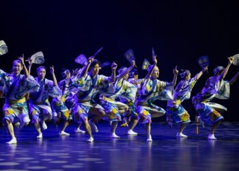 Japonijos dovana Šiauliams – „Awa Odori“ subūrė pilną salę bendram šokiui