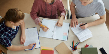 Šiaulių miesto savivaldybė skyrė skatinamąsias stipendijas inžinerijos ir informatikos mokslų krypties studentams