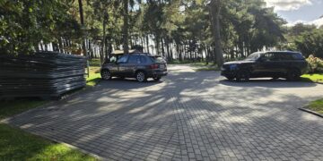 Automobilių stovėjimo aikštelė/Neringos sav.nuotr.