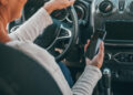 pareigūnai per savaitę nustatė 5,neblaivius ir per 100 neleistinai mobiliaisiais įrenginiais,besinaudojusių vairuotojų