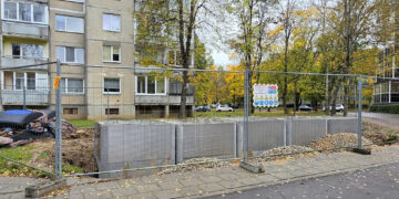 Mažeikiuose – dvi naujos atliekų pusiau požeminių konteinerių aikštelės