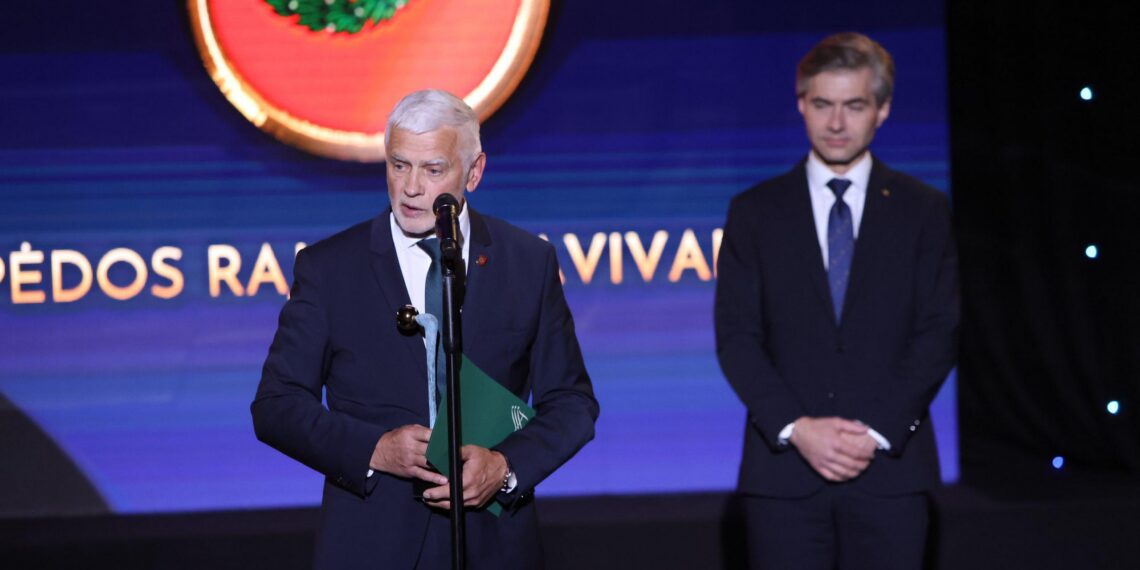 Klaipėdos rajono meras Bronius Markauskas apdovanojimų ceremonijoje/Klaipėdos raj.sav.nuotr.