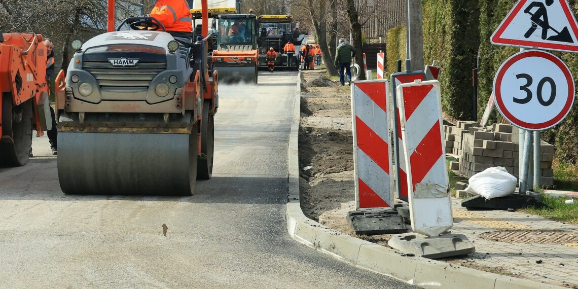 Gatvių asfaltavimas/Šiaulių m.sav.nuotr.