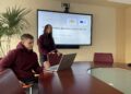 Akmenės rajono savivaldybėje pristatytas projektas „Etikos kodas: jaunimo lyderystė DI amžiuje“